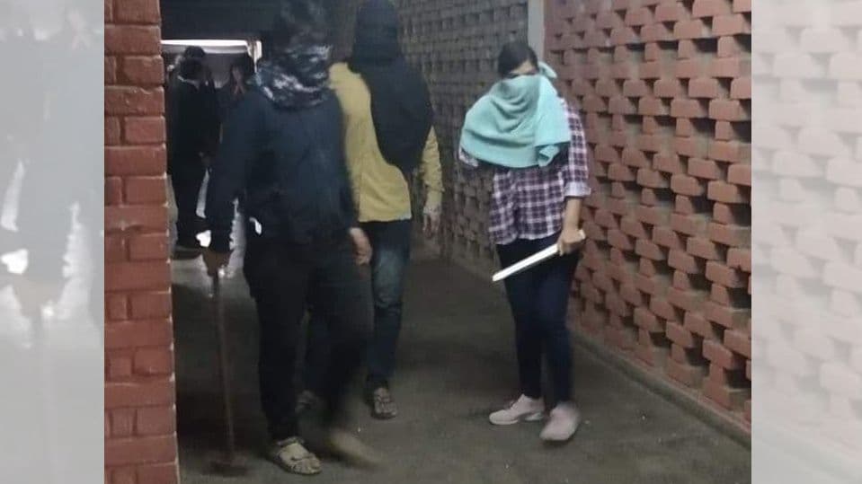 देश के भविष्य को तबाही की राह पर ले जाएगी विश्वविद्यालयों में हो रही हिंसा